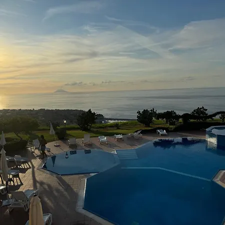 Marasusa Il Tramonto Two-bedroom House * Parghelia