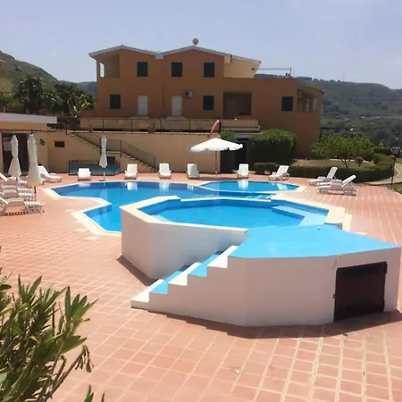 Marasusa Il Tramonto Two-bedroom House