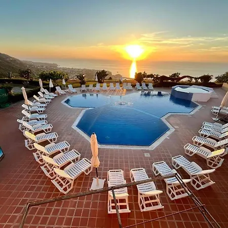 Marasusa Il Tramonto Two-bedroom House